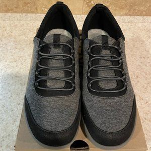 Cloudsteppers by Clarks Adella Holly Sneaker Size 7